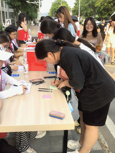 02.jpg